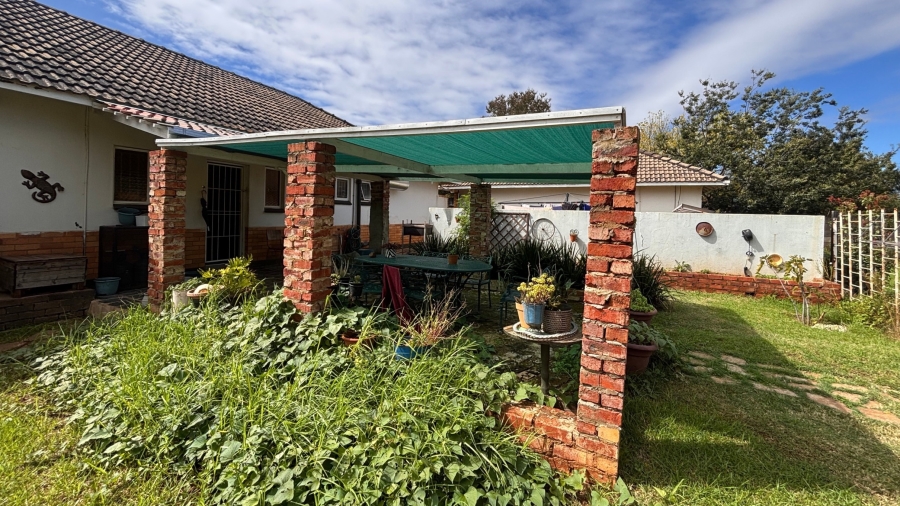 4 Bedroom Property for Sale in Flamwood North West